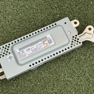 new oem 17-23 Tesla Model 3 Audio radio receiver control module 1079749-00-E